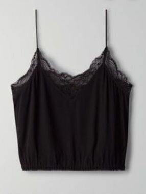 Aritzia | Wilfred Free women's black Agyness lace crop camisole top
